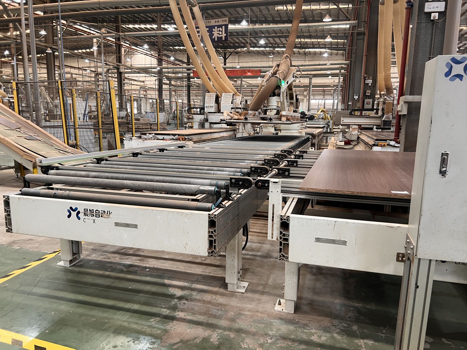 CNC machining center in VERVELINE production