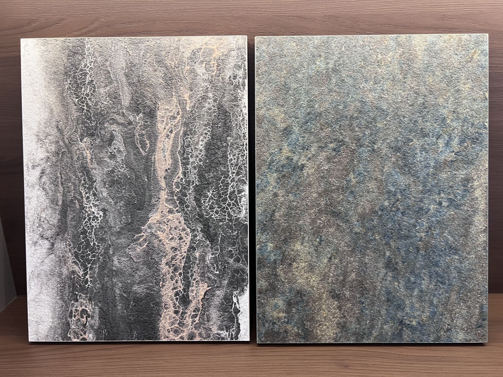 Bedruckte Platten im Original: Maserung bis ins Detail